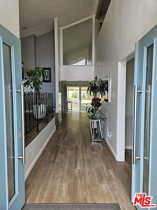 4 bed, 3.0 bath, 3192 sqft, $8,900 — Photo 3
