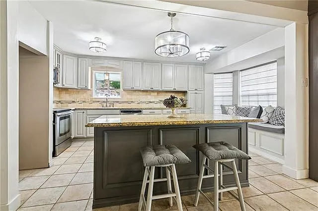 24 Myrtle Hill Dr — Photo 5