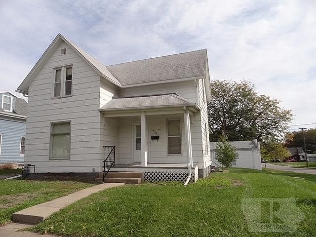 1st image of 602 N D St