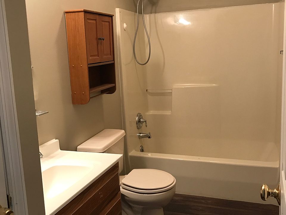 2nd image of 14 Werner Dr APT 4