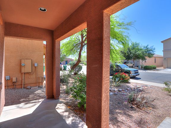 4th image of 44176 W Griffis Dr