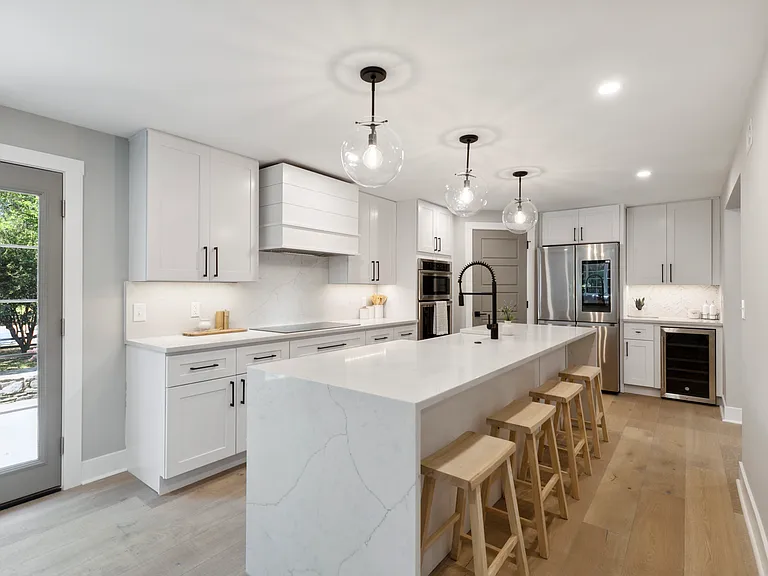 1110 W Valley Rd — Photo 22