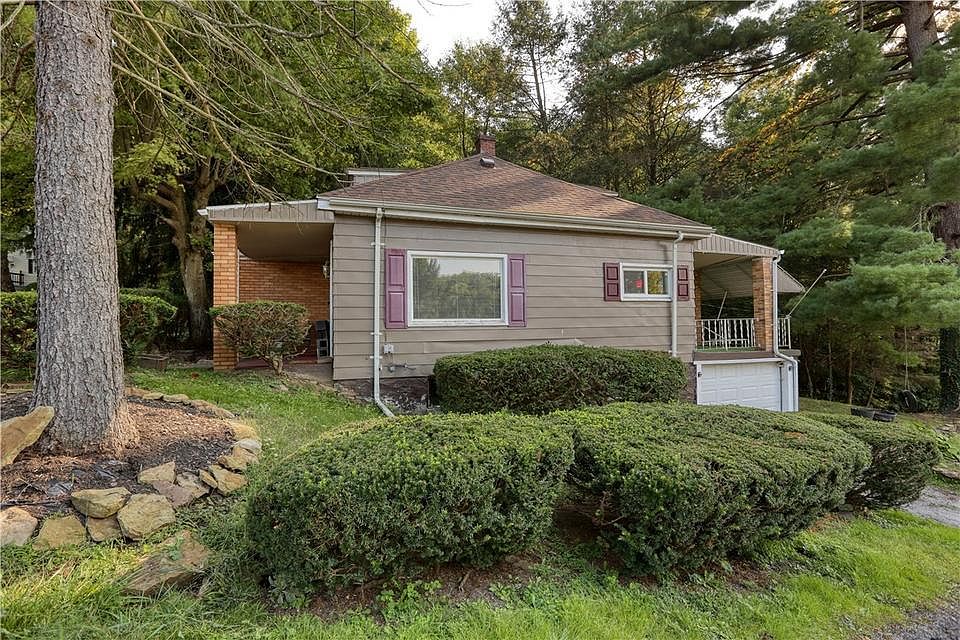 1st image of 321 Ross Ave