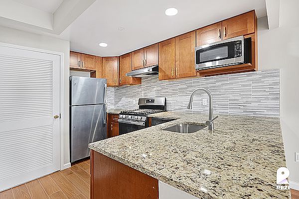 1st image of 172-18 Jamaica Ave #4D404