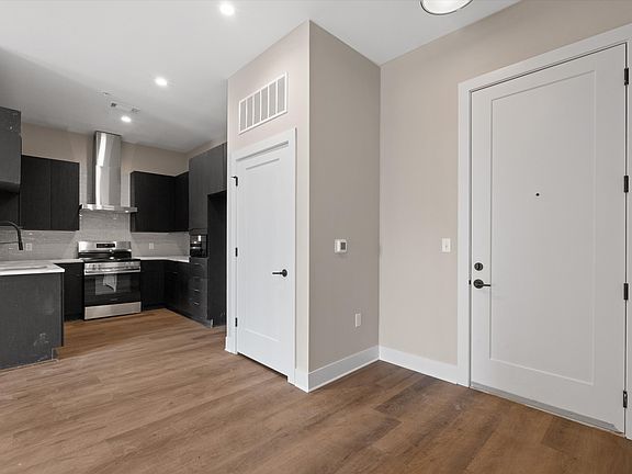 3rd image of 730 Main St #B3