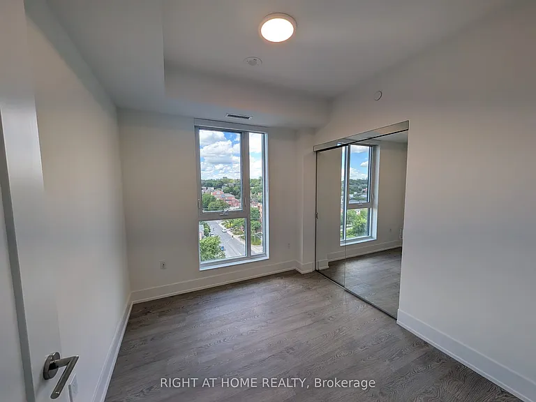 858 Dupont St #824 — Photo 14