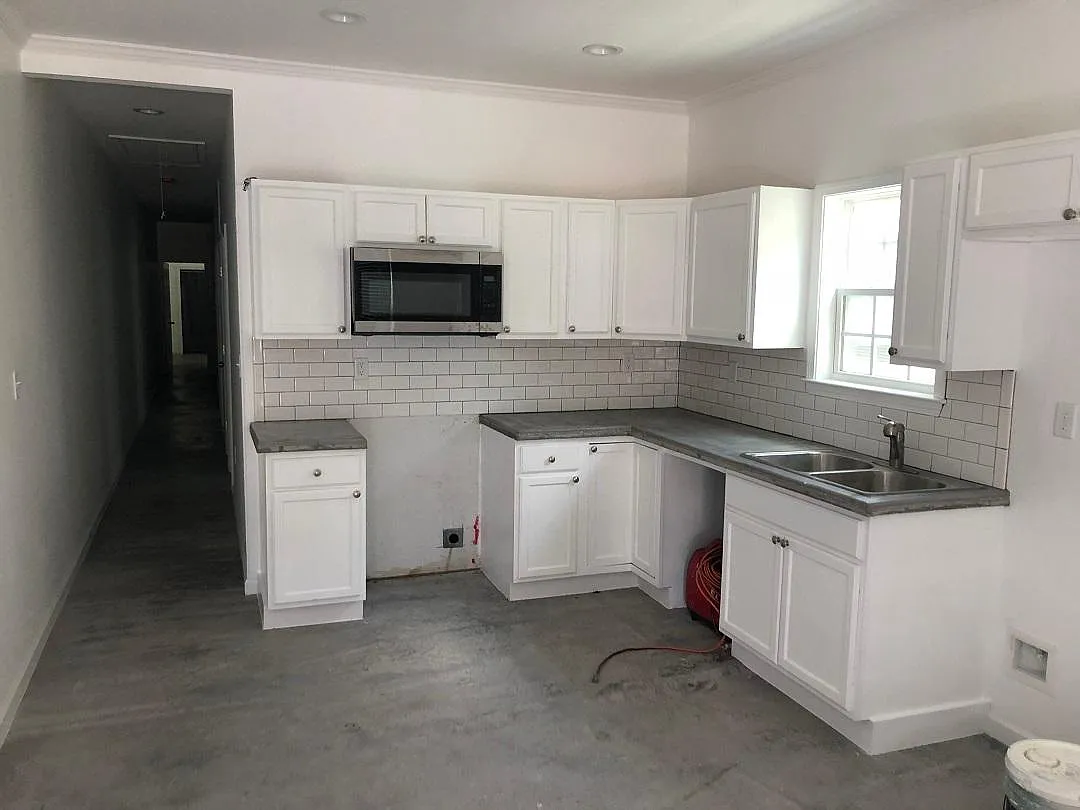 Building Photo - 3216 Toledano St