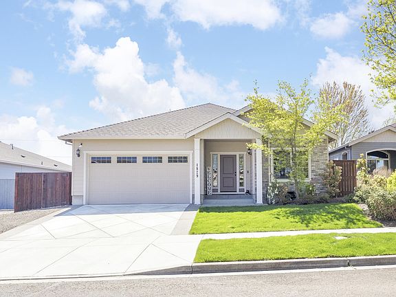 3rd image of 1829 Windward Dr
