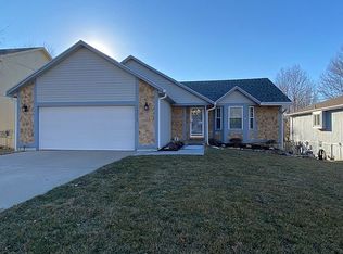 12374 S Parker Ter, Olathe, KS 66061