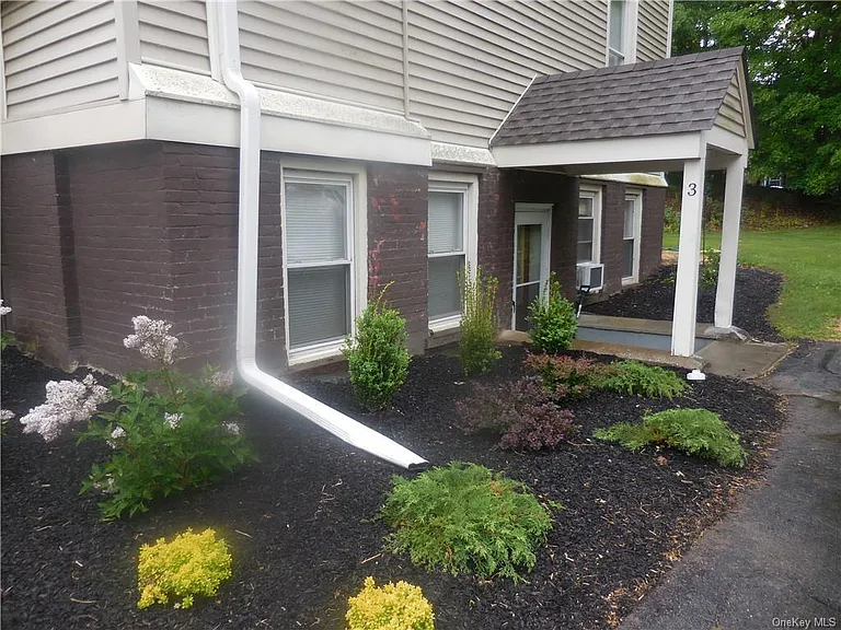 78 Duncan Ave #4 — Photo 5