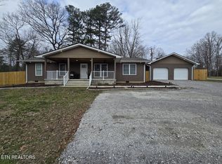 806 Cooper Lake Rd, Oneida, TN 37841
