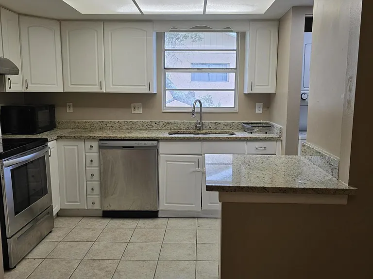 3135 Shady Dell Ln #212 — Photo 10