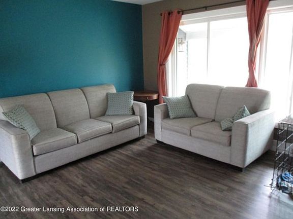 4th image of 112 Cambridge Dr