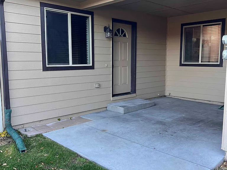 10526 W Landmark Ct — Photo 2