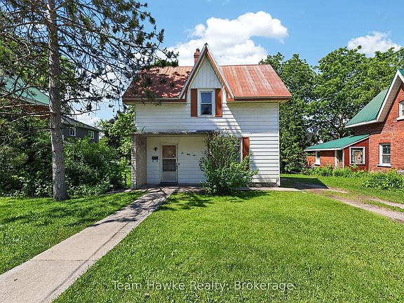 2nd image of 256 Manly St