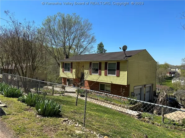 5008 Howards Fork Dr, Charleston, WV 25313