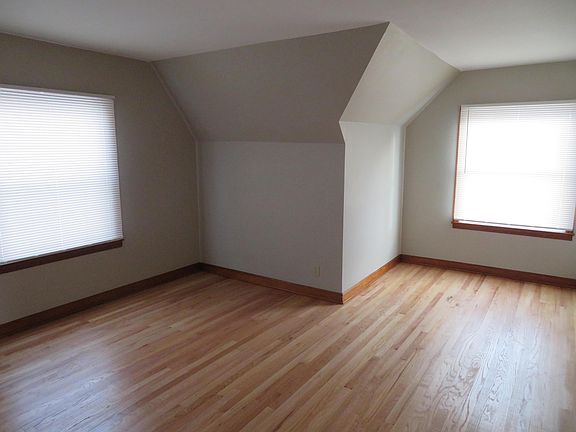 5th image of 1123 S 109th St #1125