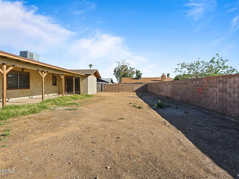 5212 N 67th Dr — Photo 36