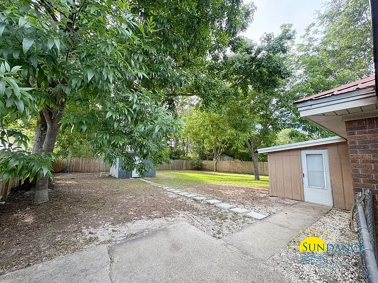 310 Evergreen Dr — Photo 16