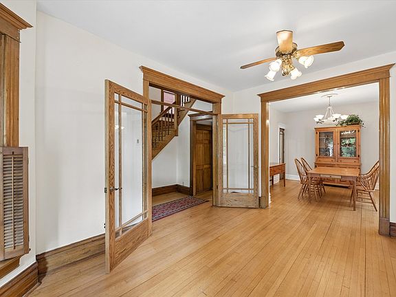 3rd image of 1454 W Cuyler Ave