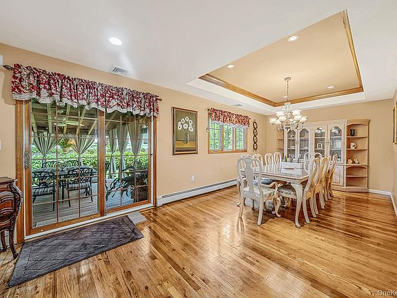 3rd image of 3720 Farmedge Court