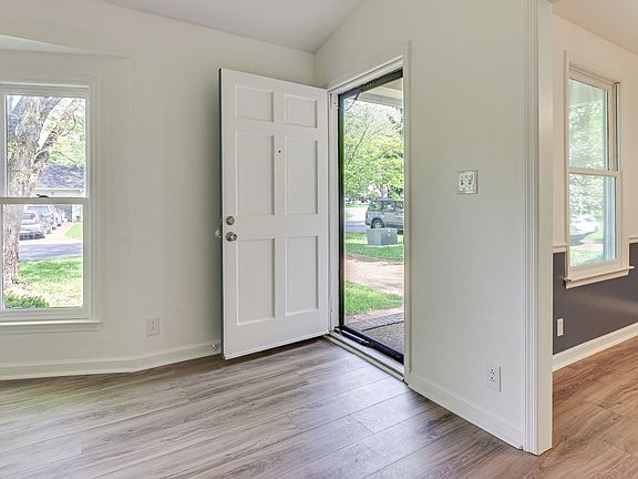 4th image of 1329 Mallard Dr