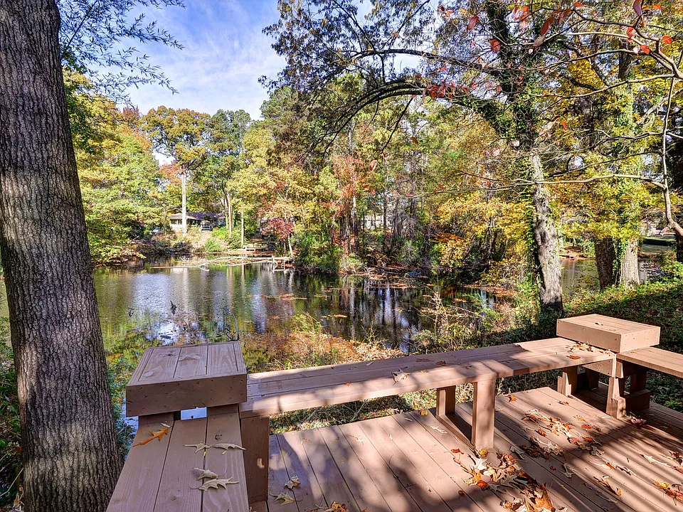 309 Maxwell Ln