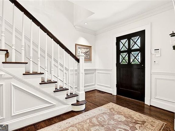 5th image of 3814 Vermont Rd NE