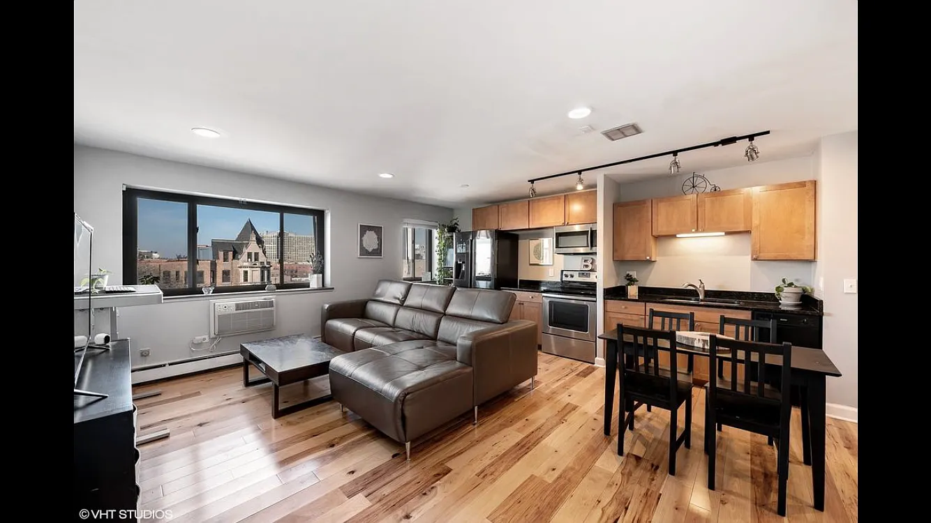 2 bed, $2,975 — Photo 2