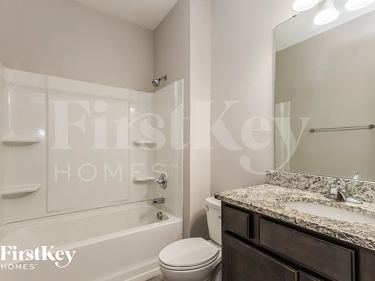 447 Stonefield Cir — Photo 15