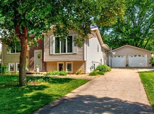 126 New Castle Dr, Des Moines, IA 50320