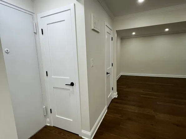 31-85 Crescent Street image 7 of 29