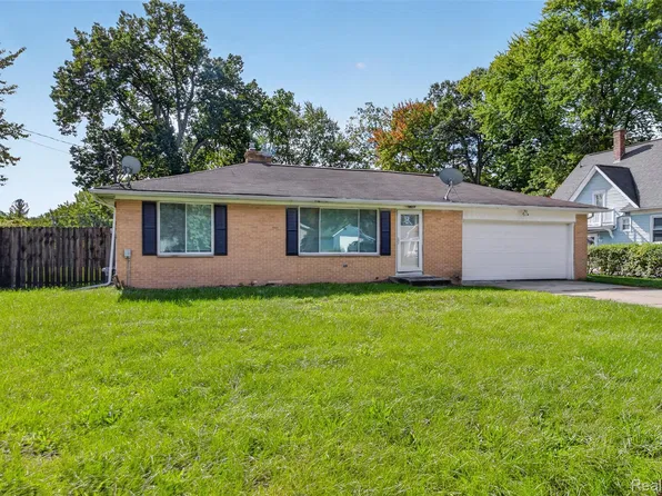 3048 Dixie Ct, Saginaw, MI 48601