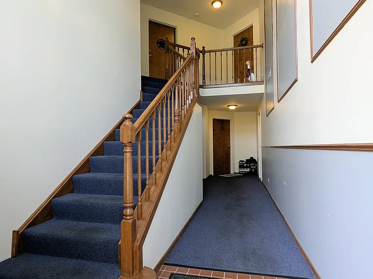 1880 Fox Run Dr #B — Photo 2