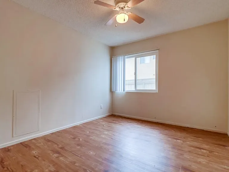 8568 Hurlbut St — Photo 15