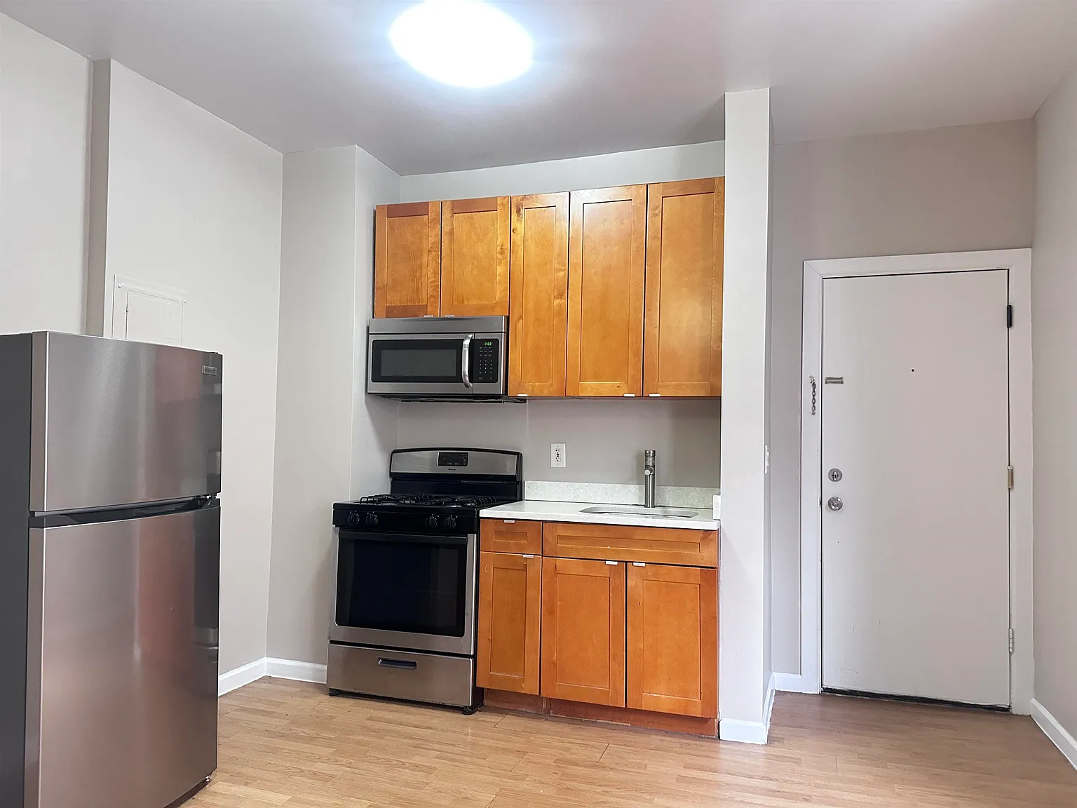 1 bed, 1.0 bath, $1,895 — Photo 2