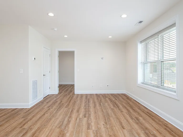 205 W Main St #6 — Photo 7