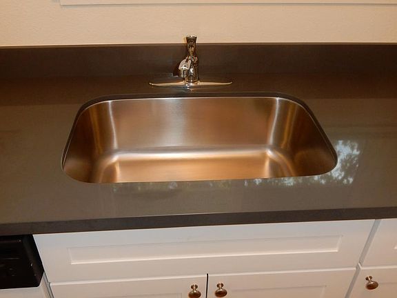 2nd image of 517 Blossom Hill Rd APT A4