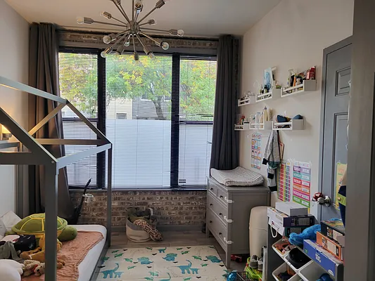 Rented by MCR Realty | media 16