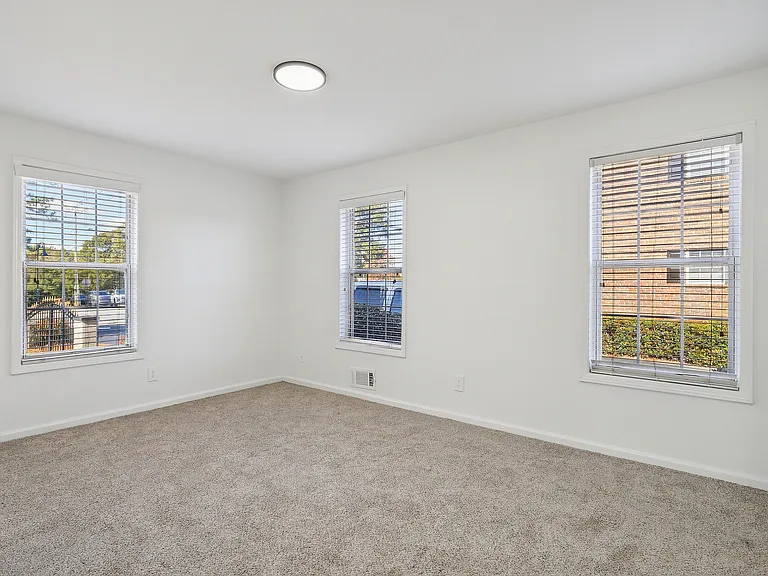 ReNew Chastain — Photo 8