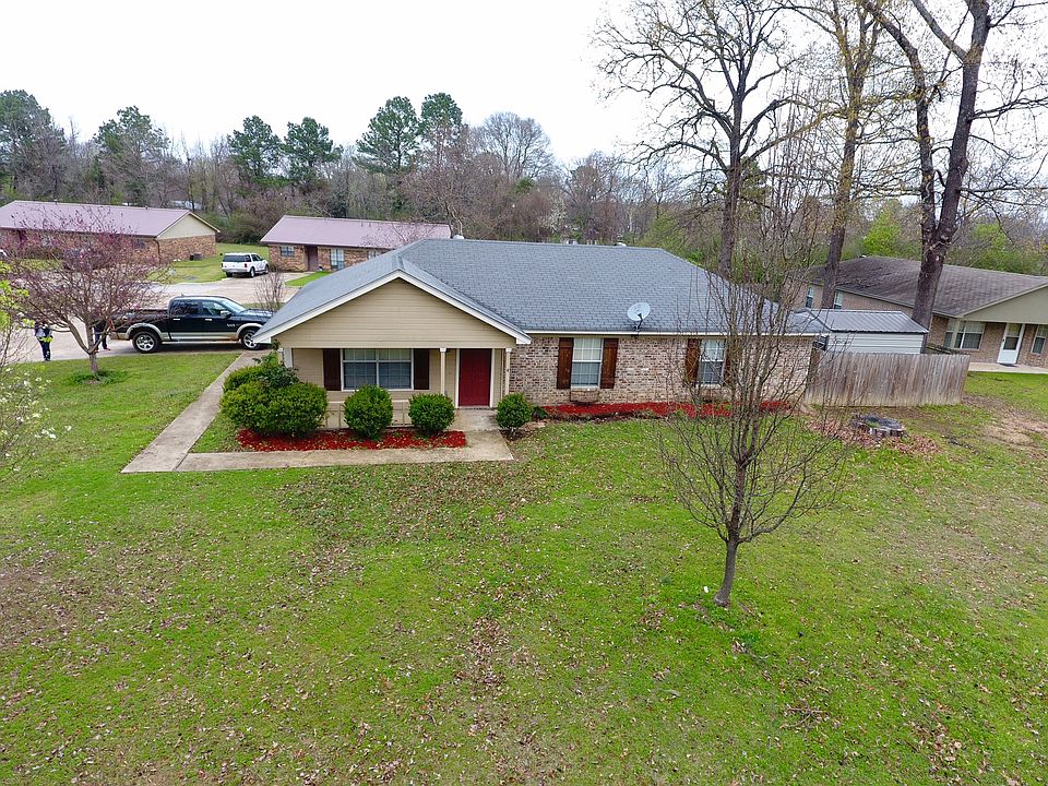 1st image of 401 Cantrell St
