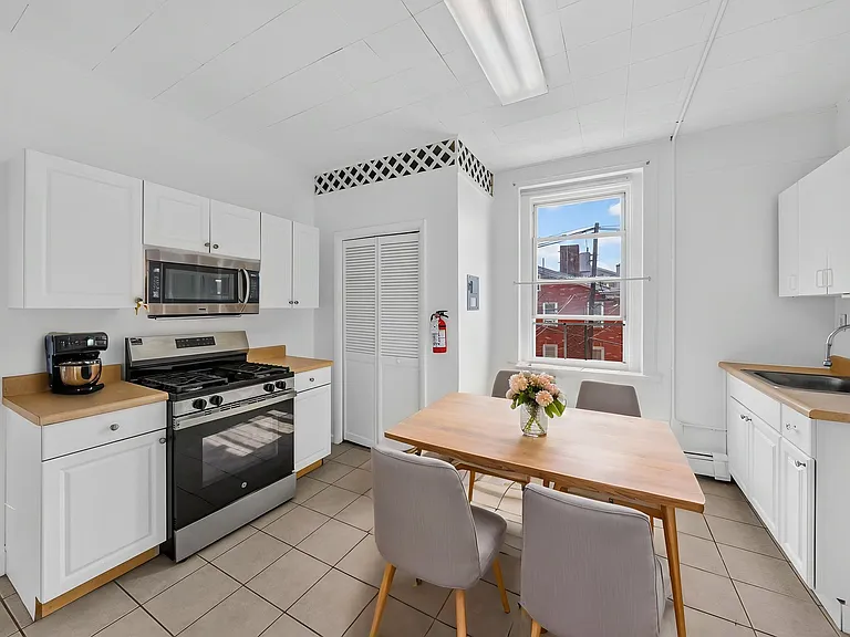 56 W Somerset St #1 — Photo 12