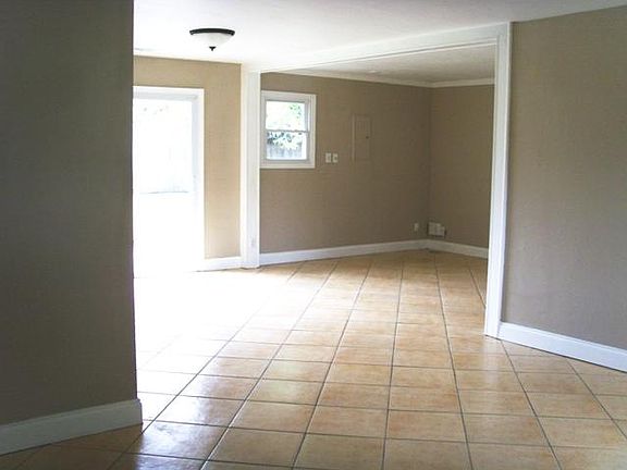 3rd image of 463 Appian Ave
