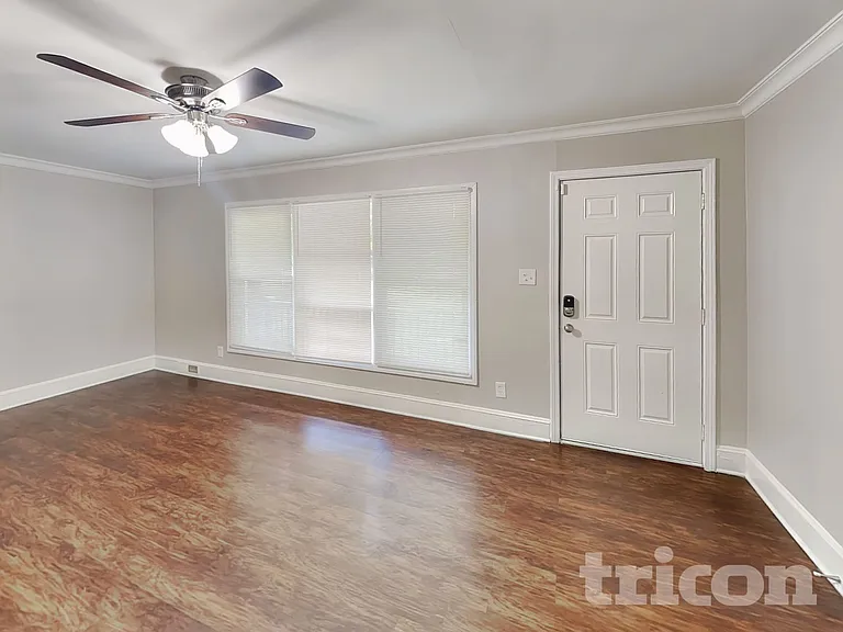 1141 Dooley Dr — Photo 4