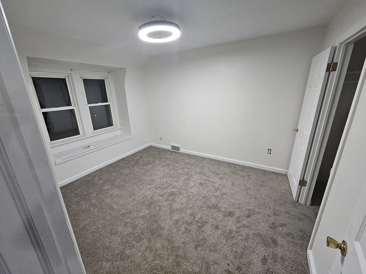 2 bed, 1100 sqft, $2,150 — Photo 3