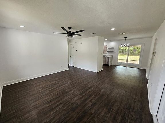 2nd image of 2334 Lake Heritage Dr