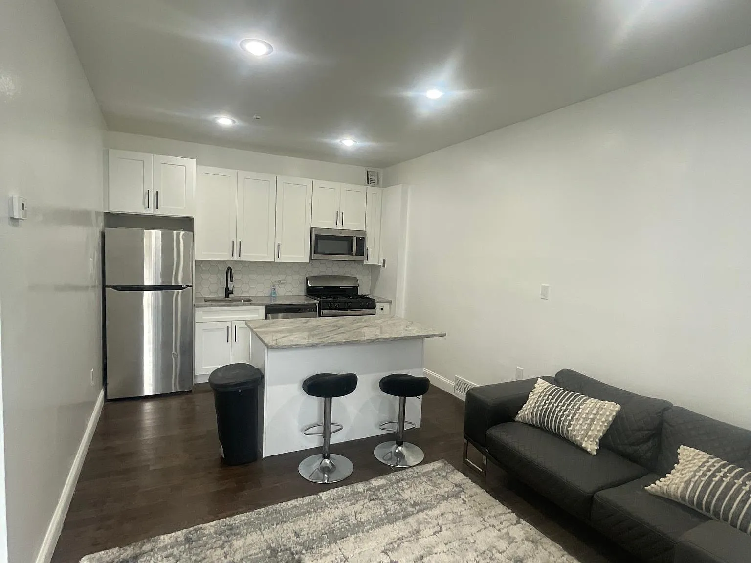 1 bed, 800 sqft, $1,550 — Photo 1