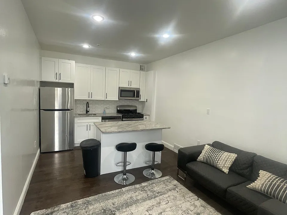 113 South St #1R