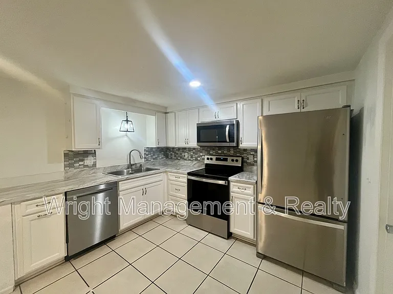3716 Cedarwood Dr — Photo 7