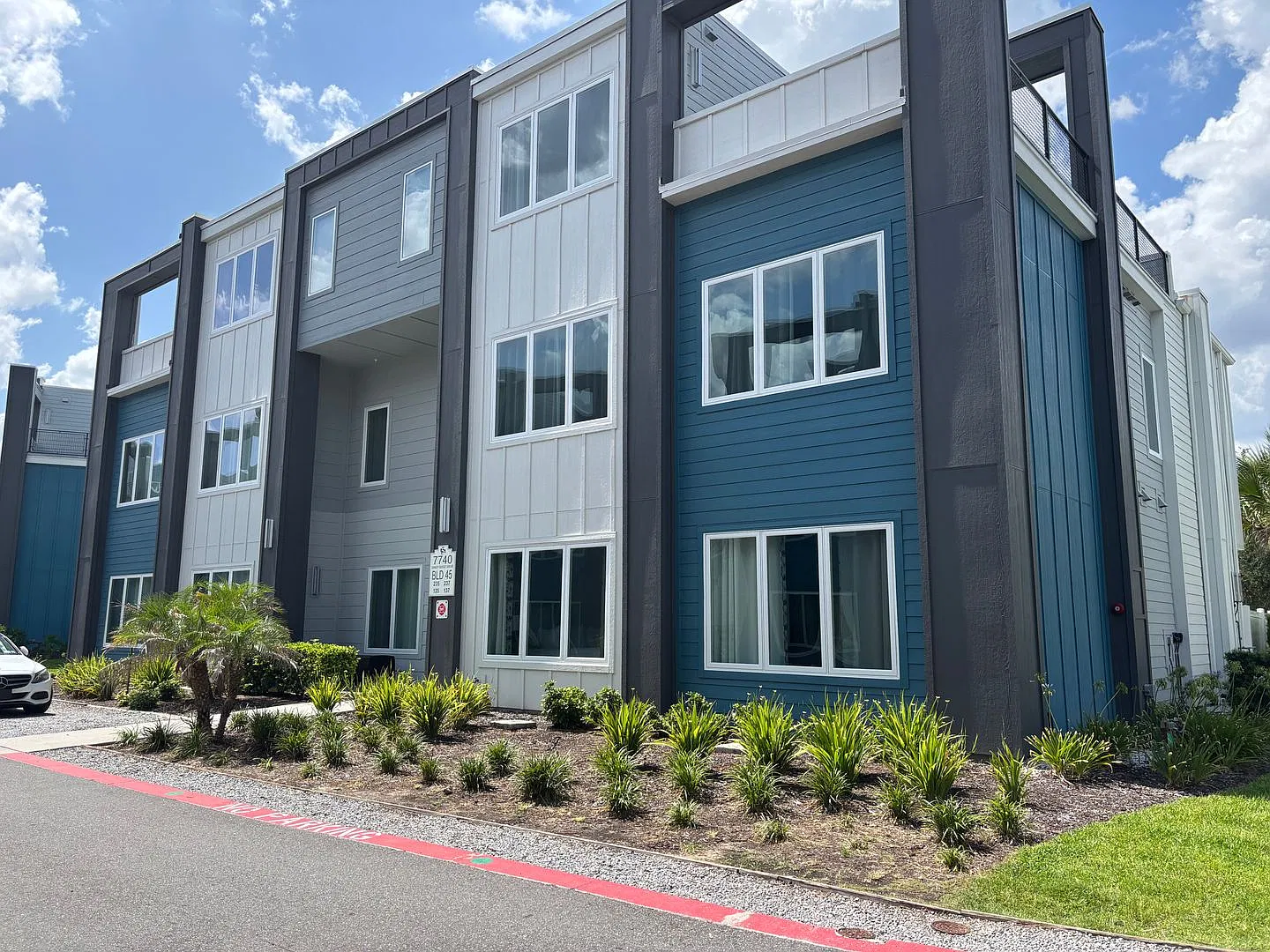 Orlando !! Beautiful Fully Furnished 3/3 1st-Floor Condo Resort — Photo 1